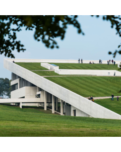 Dronefoto af museumsbygningen Moesgaard.